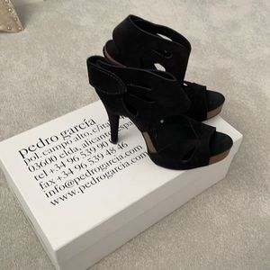 Pedro García high heels